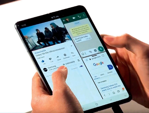 '갤럭시 폴드'는 더욱 큰 화면에서 여러 화면을 동시에 띄워놓을 수 있다.(사진= 한국 IDG ITWorld)
