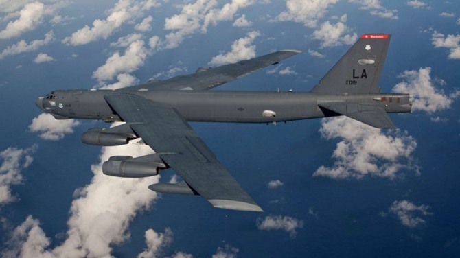 미국의  B-52H 전략폭격기