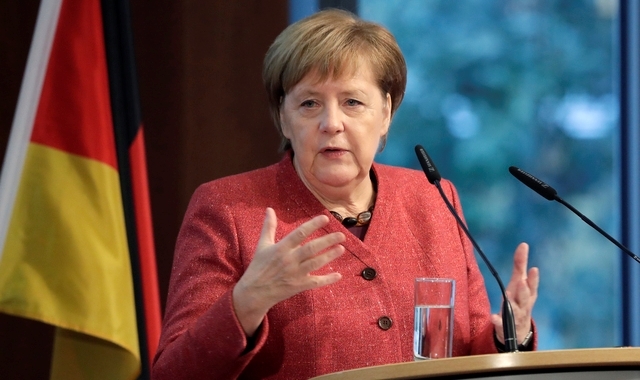 도이체방크와 코메르츠방크의 합병에 대해 독일 메르켈 총리는 관여하지 않겠다는 입장을 밝혔다.