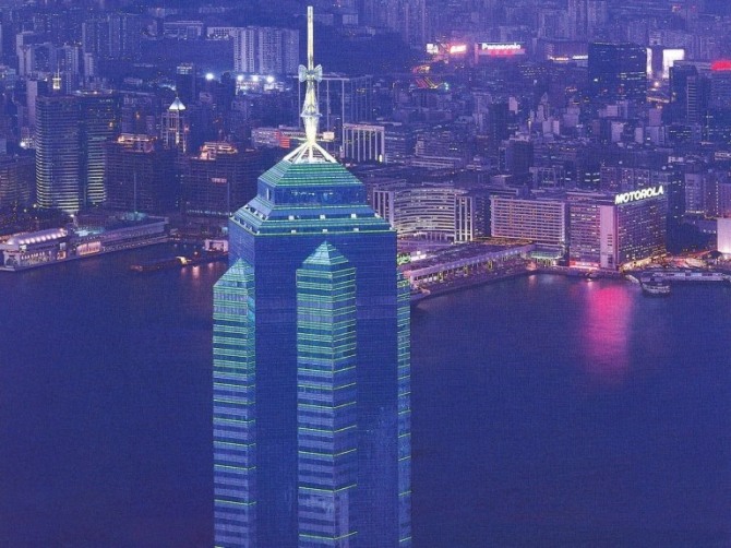 지난해 아시아태평양 지역 최고가의 부동산 거래 1위를 차지한 홍콩의 더센터(The Center). 사진=RCA 캡처