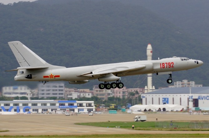 중국  H-6K 폭격기