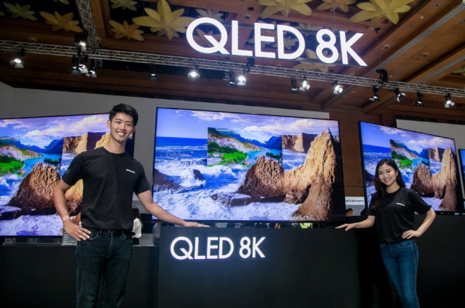 삼성전자는 ‘삼성 동남아포럼 2019’를 통해 ‘QLED 8K’ 등 동남아 소비자를 위한 2019년형 ‘QLED TV’ 전 라인업을 공개하고 3월말부터 본격 판매에 들어갈 예정이다. (사진=삼성전자 제공) 