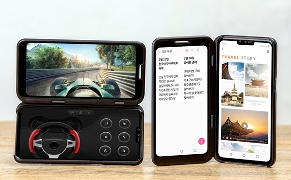 LG V50에 듀얼스크린을 적용하면 이처럼 멀티태스킹을 할 수 있다.(사진=LG전자) 
