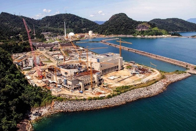 건설중단상태인 브라질 원자력발전소 앙그라 3호기 모습.