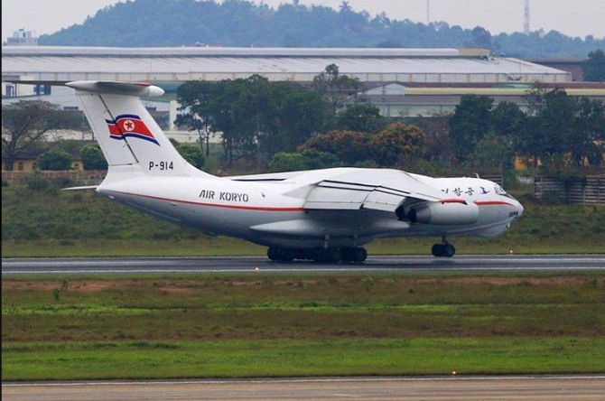 지난 2월24일 오전 북한 고려항공 비행기가 베트남 하노이 공항에 착륙하고 있다. 사진=뉴시스