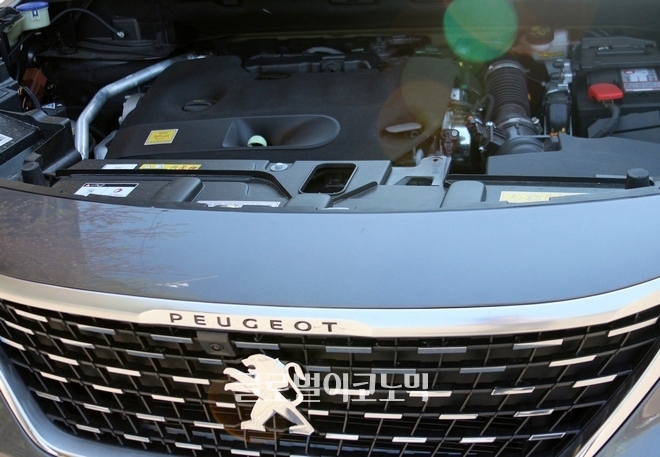 푸조는 2005년 한국에 처음으로 디젤 승용차를 재판매한 디젤 엔진의 강자이다. 5008 GT의 2.0 친환경 디젤엔진.