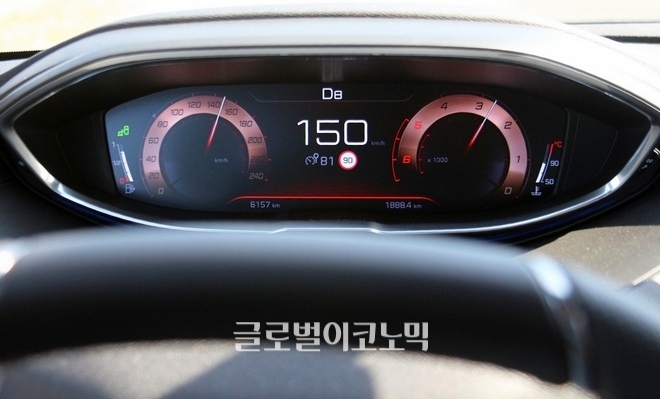 푸조는 2005년 한국에 처음으로 디젤 승용차를 재판매한 디젤 엔진의 강자이다. 5008 GT의 2.0 친환경 디젤엔진.