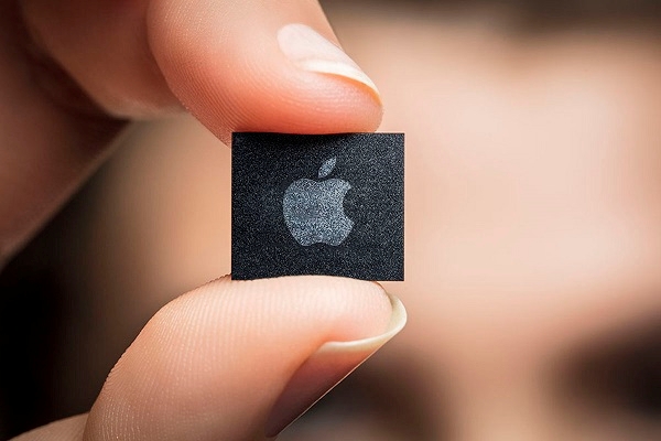 올해 1분기 애플 아이폰의 판매부진으로 애플 부품공급업체들의 실적부진이 두드러지게 나타나고 있다. 사진은 애플사의 메모리칩.