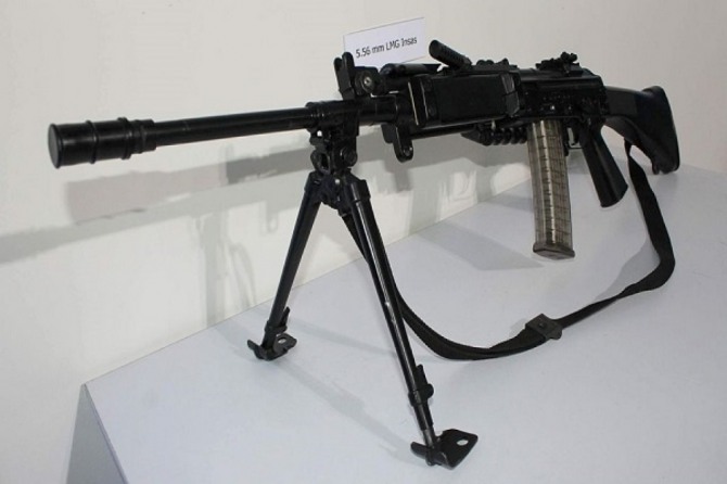 인도 육군이 사용중인 INSAS 경기관총. 사진=인도육군