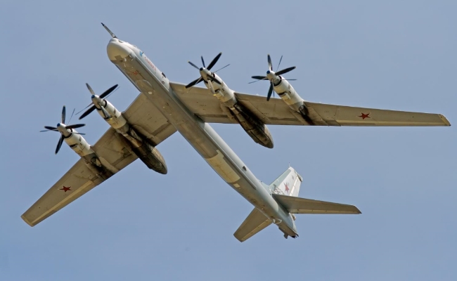 사진은 러시아 전략폭격기 Tu-95.