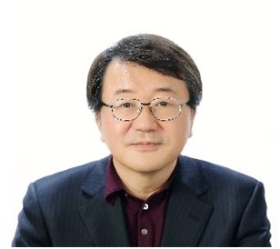  제 31대 한국보험학회 회장으로 취임하는 정홍주 성균관대학교 글로벌보험연금대학원장