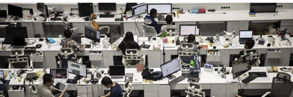 중국 인터넷 쇼핑업체에서 근무하는 근로자들. 
