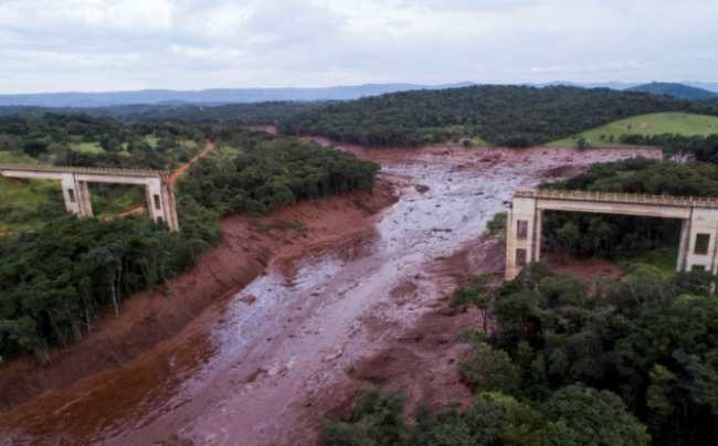 사진은 올해 1월 브라질 광산댐 붕괴현장.