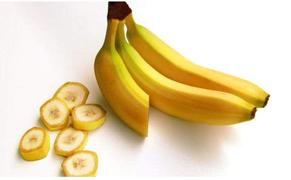 바나나는 단백질과 섬유질, 비타민, 칼륨, 망간, 마그네슘, 엽산, 리보플라빈, 니아신, 철분 등 여러 종류의 영양분이 함유됐다. 사진=헬쓰앤휴먼
