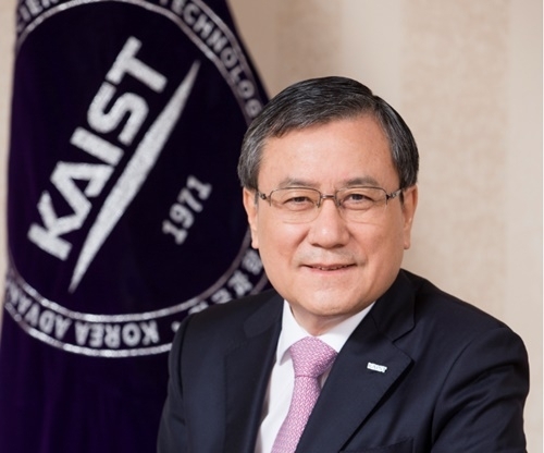 일본이 한국을 핵심소재 부품 공급 우대국에서 제외함에 따라 KAIST가 한국 기업의 원천기술개발 지원을 위한 기술자문단을 발족해 가동에 들어갔다. 사진은 신성철 KAIST총장. 사진=KAIST