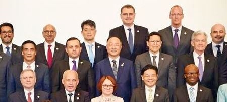 G20 재무장관회의 참석한 홍남기(두번째줄 가운데). 사진=연합뉴스