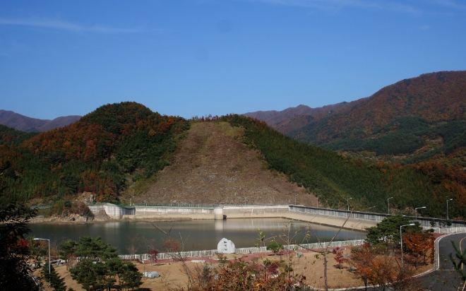 경남 산청군 산청 양수발전소 하부댐 전경. 사진=한국수력원자력 