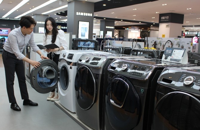 전자랜드는 올해 1월부터 5월까지 드럼세탁기 판매량을 분석한 결과 전년 동기 대비 16% 증가했다고 17일 밝혔다. 사진=전자랜드 제공