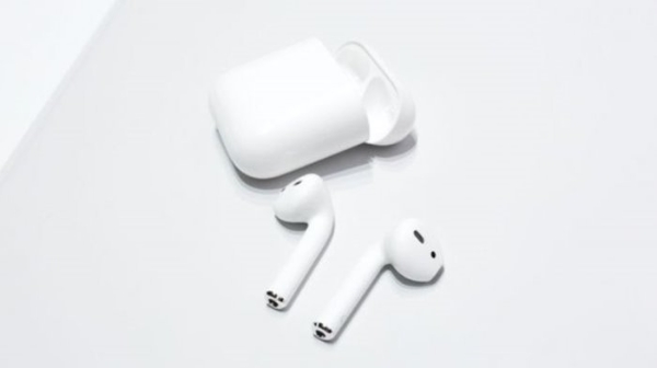 애플의 '애어팟2' 모델. 사진=애플