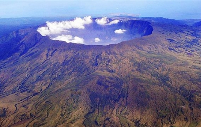 인도네시아 숨바와섬의 탐보라 정상에 위치한 지름 6㎞의 거대한 칼데라만 보더라도 당시 화산폭발의 위력을 짐작할 수 있다.