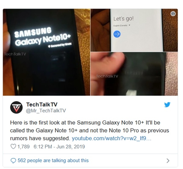 테크토크TV가 갤럭시노트10플러스를 사용해 보는 모습을 보여주는 사진을 공개했다. (사진=테크토크TV 트위터)