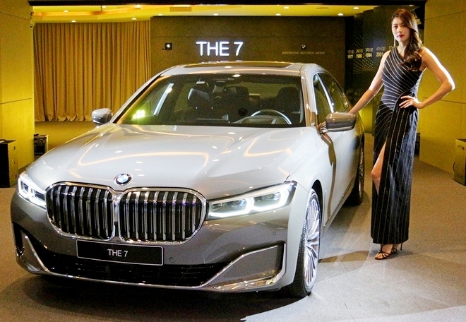 지난달 선보인 6세대 신형 7시리즈. BMW는 하이엔드 전략으로 한국 시장을 공략한다. 사진=정수남 기자