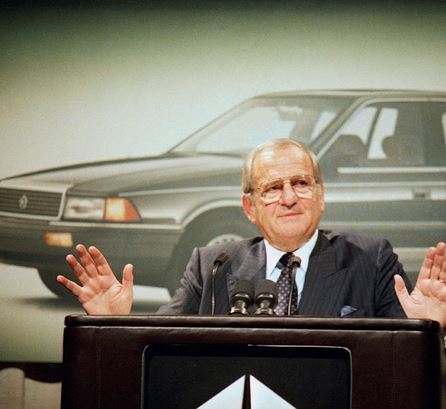 미국 자동차의 전설로 불리는 리 아이아코카 클라이슬러 전 회장이 94세를 일기로 세상을 떠났다. 사진=뉴시스