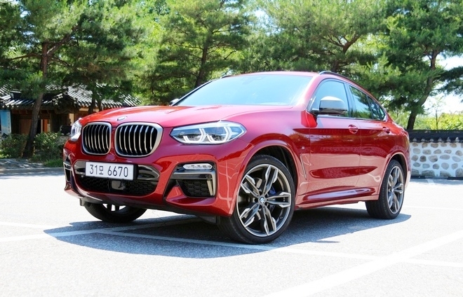 BMW 코리아는 고급 마케팅을 지속적으로 펼쳐, 국내 시장에서 양보다는 질로 승부한다.