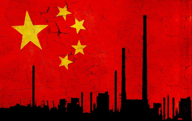 해외 애널리스트들이 중국의 2분기 경제성장률을 30년 래 최저수준인 6.2%로 전망하는 등 미중 무역전쟁의 장기화로 인한 직격탄을 맞으면서  균열이 생기고 있다.