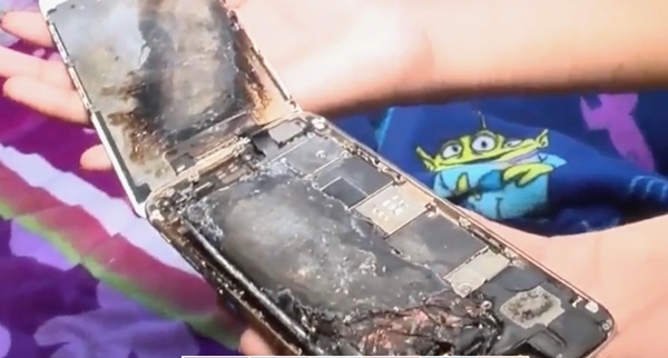 미 캘리포니아에 사는 11살된 소녀는 자신의 아이폰6가 갑자기 발화돼 타버린 모습을 공개했다. (사진=23ABC)