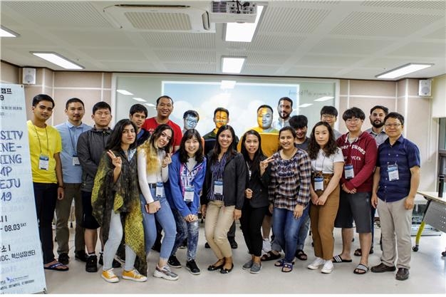 제주국제자유도시개발센터(JDC)가 제주대학교와 공동으로 15일부터 3주간 10개국 20명의 학생들이 참가하는 '머신러닝 국제캠프 제주 2019'를 개최한다. 사진=JDC 
