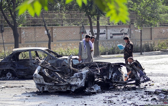 아프가니스탄 카불대학교 정문 인근에서 현지시각 19일 강력한 폭발이 발생해 8명이 사망하고 33명이 다쳤다고 외신들이 전했다.