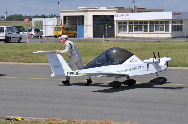 지난 2011년 파리 에어쇼에서 촬영된 초소형 경량 항공기 Cri-Cri 기종. (사진=Guerric, flickr.com)