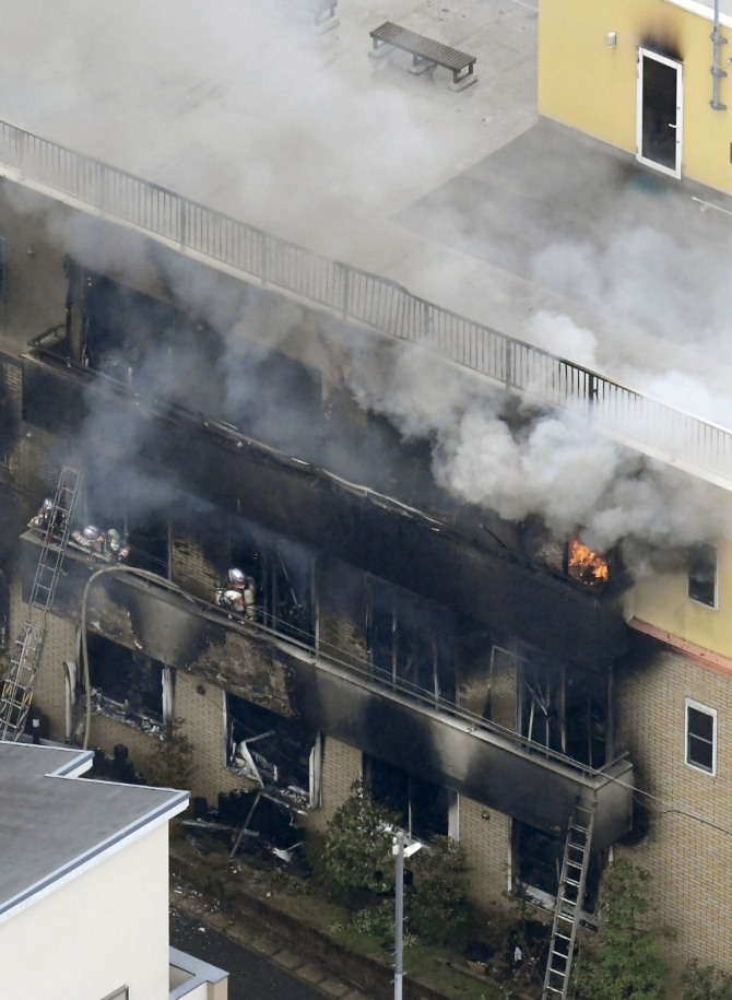 지난 18일 일본 교토의 '교토 애니메이션' 제1 스튜디오에서 방화로 추정되는 화재가 발생해 34명이 사망했다. 사진=뉴시스