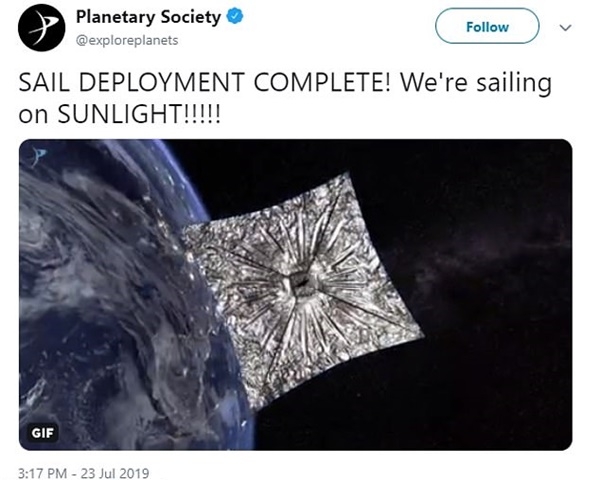 태양광으로 추진되는 위성과 태양광돛 라이트세일2의 배치가 완료된 직후 행성학회가 트윗을 날려 배치 성공을 알렸다.(사진=행성학회 트위터)