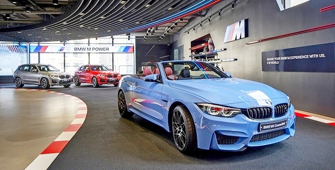 BMW 동성모터스가 부산 해운대전시장에 마련한 M퍼포먼스 스튜디오. 사진=BMW 코리아