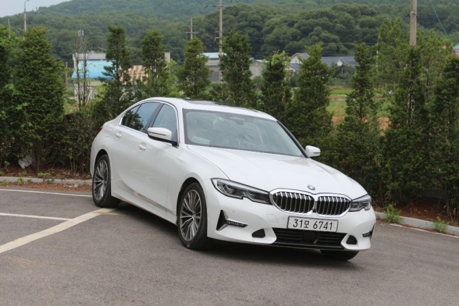 신형 320d. 사진=정수남 기자 