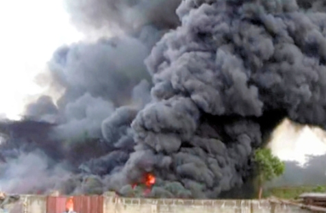 탄자니아 모로고로에서 발생한 유조차 폭발로 60여명이 사망하고 70여명이 부상을 입었다. 사진=로이터/뉴스1