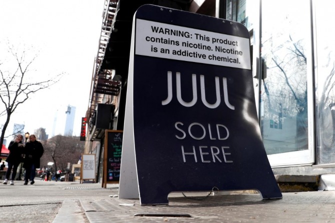 쥴랩스(Juul Labs)가 중국시장에 진출한 지 단 며칠 만에 판매를 중단했다. 자료=로이터/뉴스1