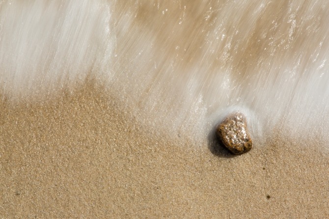 네이처의 최근 연구 결과에서 모래와 돌(자갈)의 채굴 속도가 자연의 회복 속도를 웃도는 것으로 드러났다. 관리감독 및 통계 시스템 구축의 필요성이 대두됐다. 자료=글로벌이코노믹