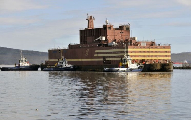 러시아의 해상부양 형 원자력 발전소 ‘아카데믹 로모노소프’의 모습.