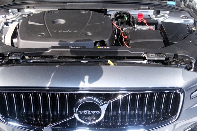 신형 S60의 터보차저 가솔린 엔진은 최고 속도 시속 240㎞와 제로백 6.5초의 강력한 성능을 구현했다. 사진=글로벌이코노믹 정수남 기자