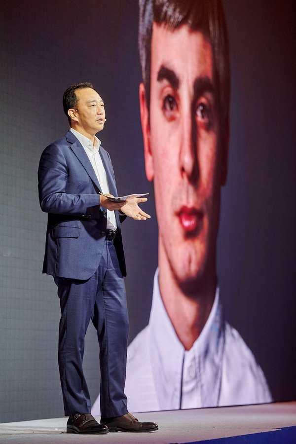 장화진 한국IBM 사장이 국내에서 최초로 열린 ‘IBM 데이터와 AI 포럼(Data and AI Forum by IBM)’에서 환영사를 하고 있다. 사진=IBM