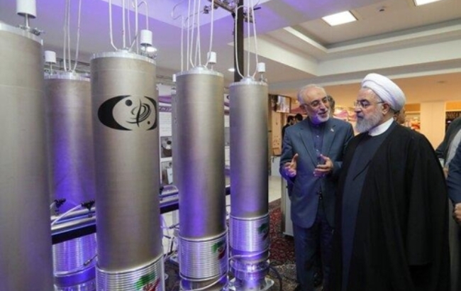 이란이 6일(현지시간)핵 합의 이행중단조치로 우라늄농축용 원심분리기 연구개발을 무제한으로 허용하는 조치를 발표하면서 미국과의 갈등이 더욱 심회될 전망이다.