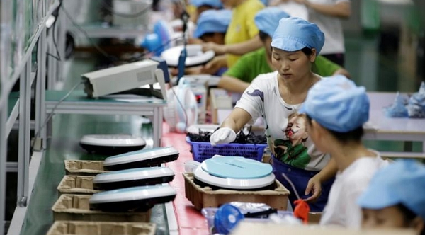 중국에서 로봇청소기를 생산해  수출하는 타이완업체 마츠텍의 선전 조립공장.  