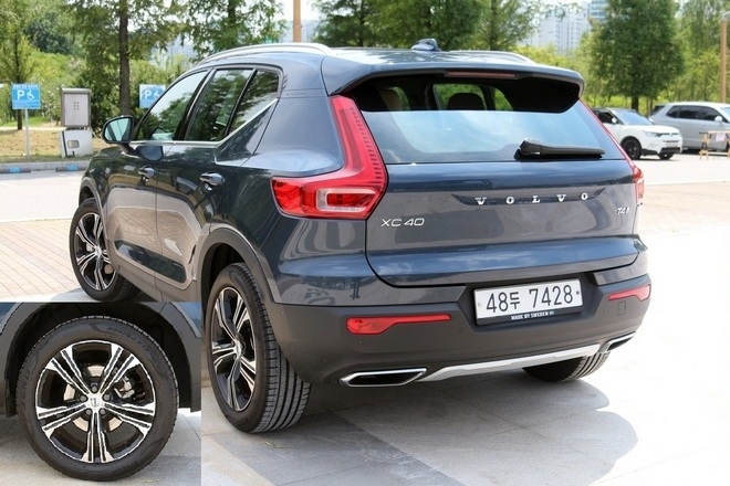 XC40의 후면 디자인은 지붕에서 트렁크 도어까지 내려오는 후미등이 90, 60과 다소 다르다. 19인치 알로이 휠은 편평비 50%의 타이어를 장착해 XC40의 강력한 성능을 뒷받침 한다. 사진=글로벌이코노믹 정수남 기자 