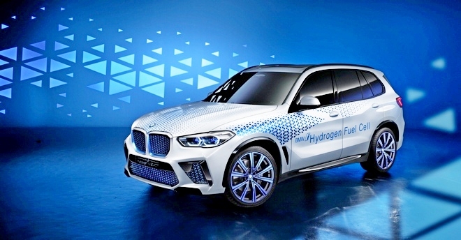 BMW가 프랑크푸르트모터쇼 프레스 데이에서 수소 연료전지 콘셉트카 ‘BMW i 하이드로젠 넥스트’를 공개했다. 사진=BMW