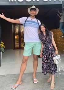 하승진은 아내의 키는 167cm로, 54cm의 키 차이가 난다고 밝혀 시청자들이 놀라기도 했다. 
