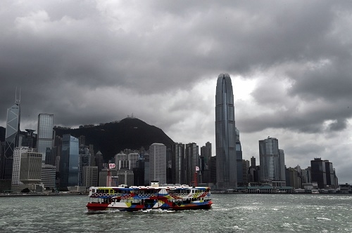 홍콩 국가 신용등급, 피치 이어 무디스 하향조정 예고…  잇단 시위 글로벌 금융 중심지 매력 감소  