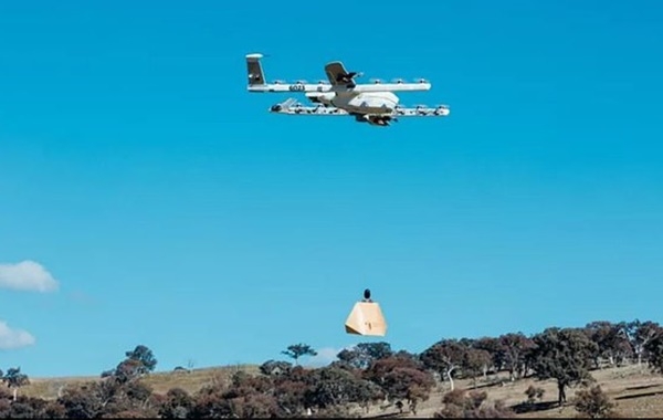 윙은 지난 3월 FAA로부터 드론 배달 허가를 받았다. 헬리콥터와 같은 기체는 완전 자율이며, 배터리 전원으로 배기 가스 배출이 전혀 없이 시속 120km까지 비행할 수 있다. 사진=알파벳